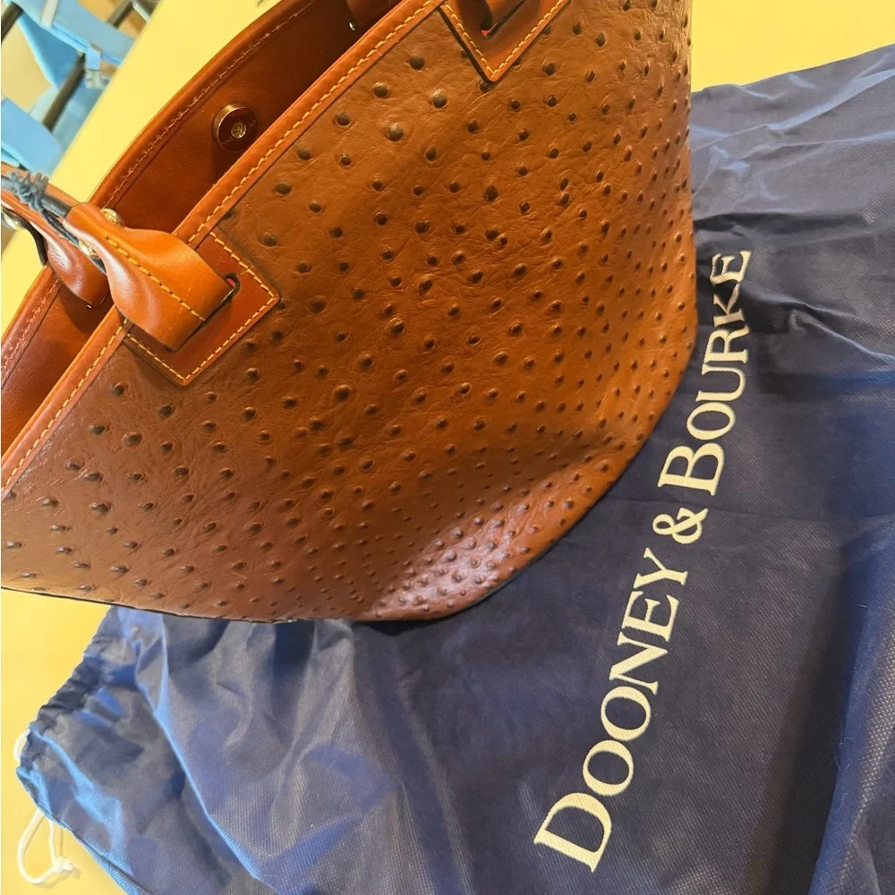 Dooney & Bourke Textured Brown Leather Bag - Picture 6 of 9